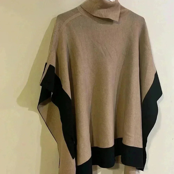 [O/S] Hugo  Boss LISANDRA VIRGIN WOOL PONCHO SWEATER IN CAMEL - Picture 9 of 9